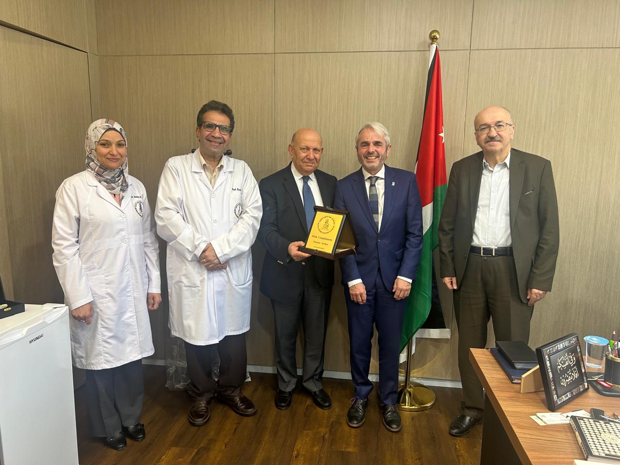 جامعة ابن سينا للعلوم الطبية تبحث آفاق التعاون مع جامعة جلاسجو في زيارة تعزز الروابط الأكاديمية والطبية